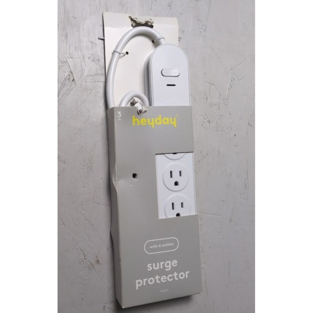 Heyday Power Strip With 6 Outlets *NEW* White 3 ft cord, Cord Gauge 14/3